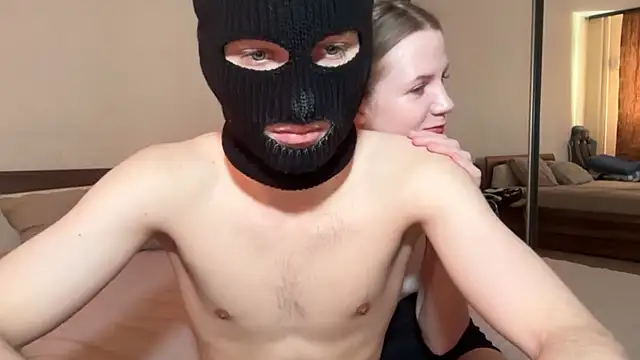 HotBabyCouple  online show from April 17, 8:16 am