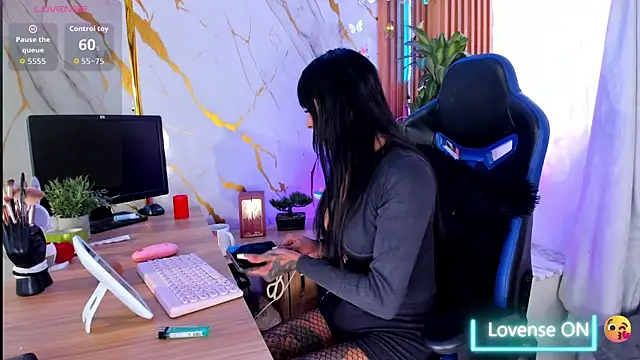 Dafne kee online show from July 14, 5:28 pm