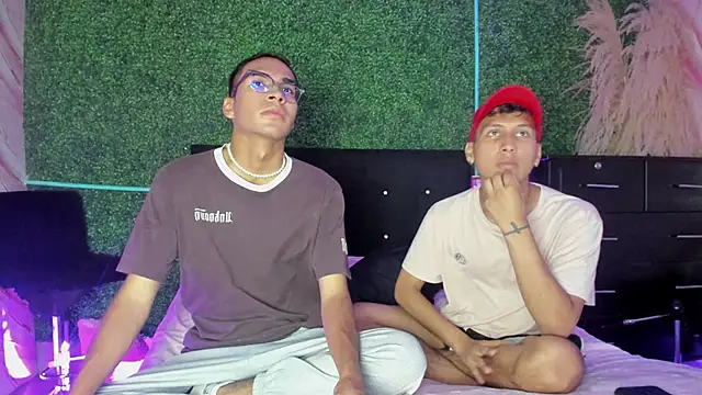 rafael velvet online show from April 10, 10:49 pm