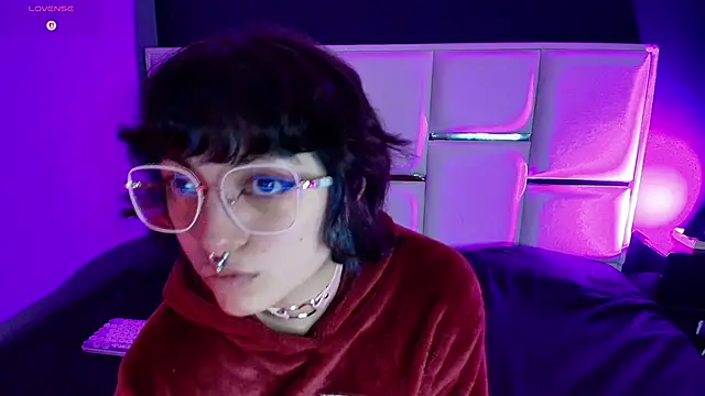 BadEmyXO online show from June 9, 3:39 am