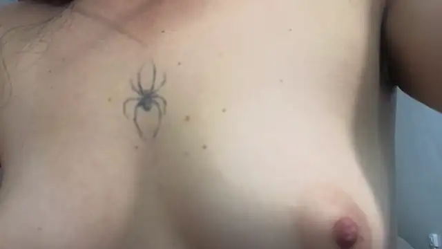 Erika Suarez b online show from April 10, 11:00 pm