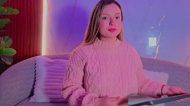 giigii hadidd online show from April 10, 12:16 am