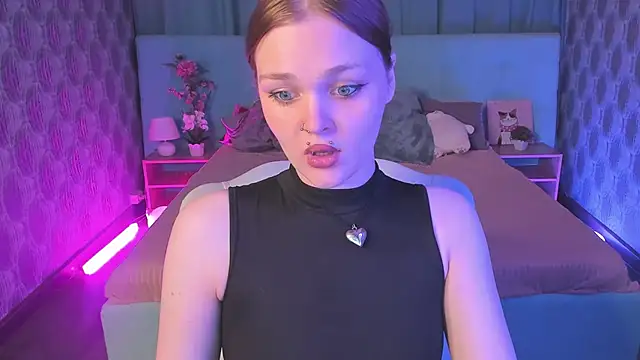 Emilly Hiil online show from June 4, 12:49 am