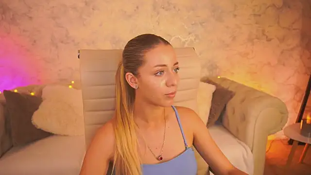 DoveLovee online show from June 15, 1:11 pm
