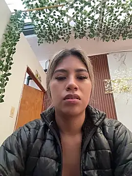 Kimmiebellarie online show from May 25, 12:15 pm