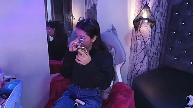 VictoriaSky  online show from April 16, 11:32 am