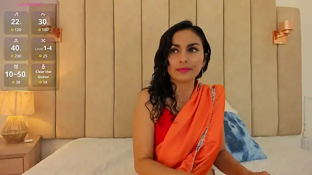 shaliny  online show from June 15, 7:03 pm