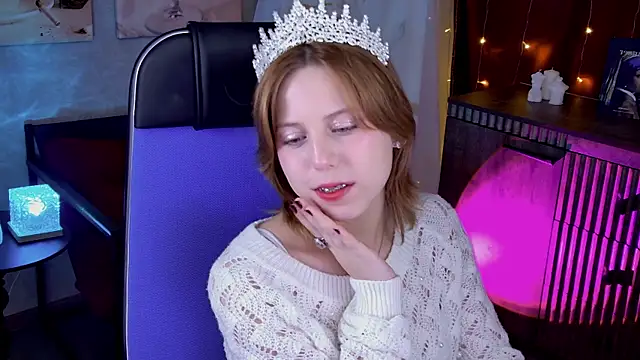 VivienneHebert online show from June 21, 9:46 am
