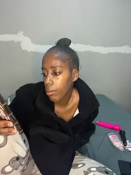 petite bee online show from April 24, 10:12 pm