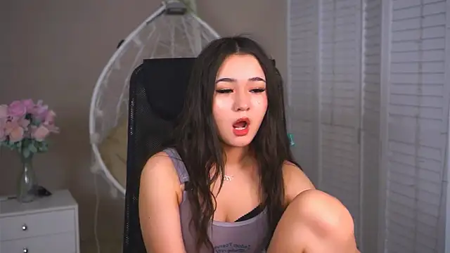 AmiMeow  online show from May 18, 4:40 am