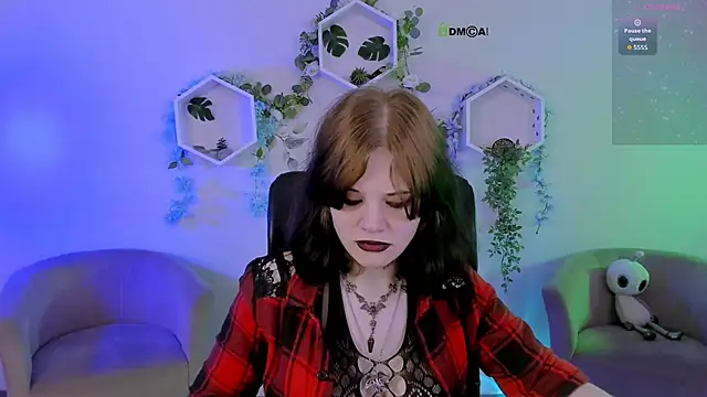 nikki kiss  online show from July 1, 8:36 am