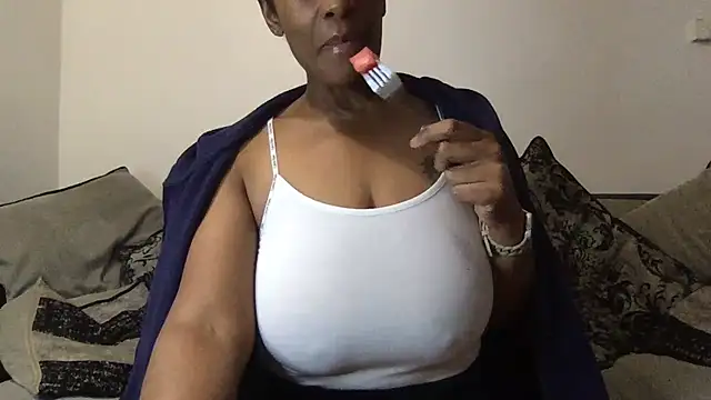 ThatNanNextDoor online show from May 1, 10:13 pm