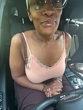ThatNanNextDoor online show from May 9, 1:13 pm