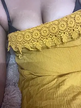 classic  girl  online show from April 17, 8:38 am