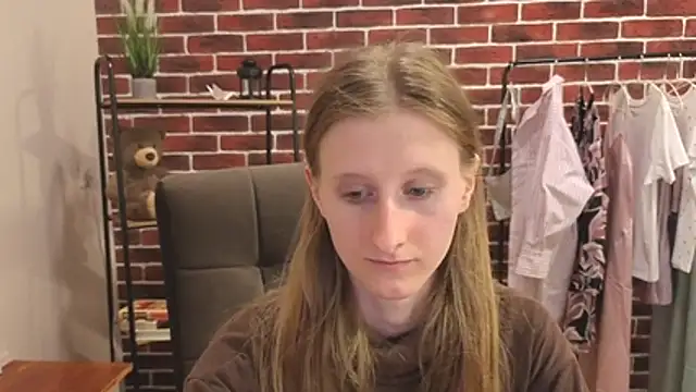 AliceeStone online show from April 29, 11:35 am