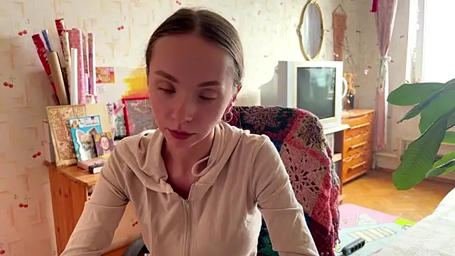 AdriannaBill online show from July 7, 3:04 pm