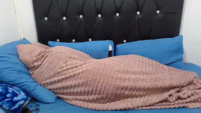 CreamyhotBoobs online show from May 31, 6:09 pm