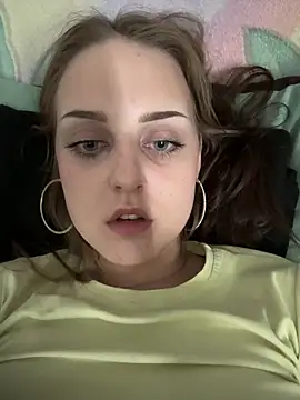 Shannon Van online show from April 25, 4:04 pm