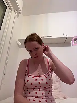 lilysmn online show from May 8, 8:21 pm