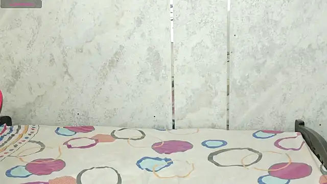 taylor gil0 online show from July 9, 1:24 pm
