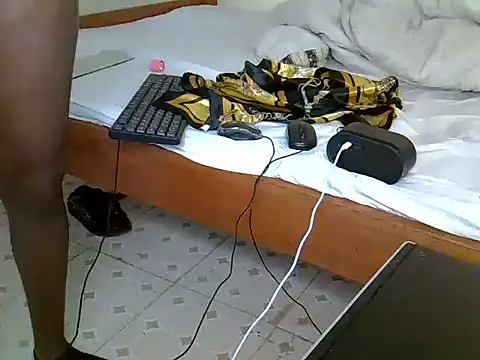 Minniemore online show from April 18, 10:18 am