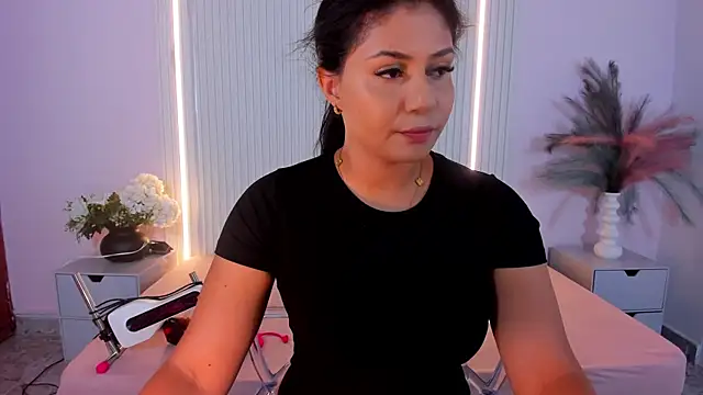 LucyWild8 online show from June 18, 6:35 pm
