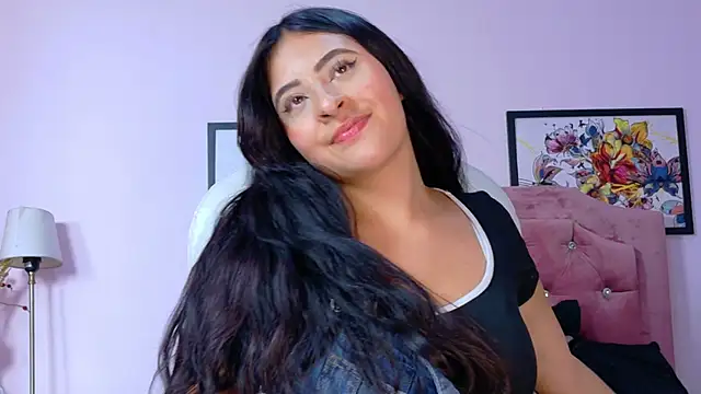 Maggiee 1 online show from April 24, 7:49 pm