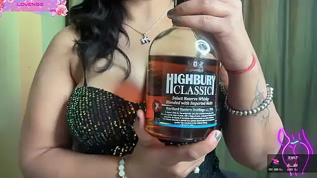 Sexy Sunanda Bhabhi  online show from April 18, 8:06 am