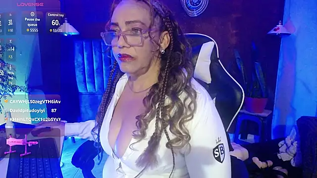 Sweet-Mommy-Milf online show from April 23, 3:25 am