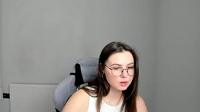 Regina cute  online show from May 11, 11:45 am