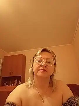 I amVeronicle online show from June 16, 8:59 am