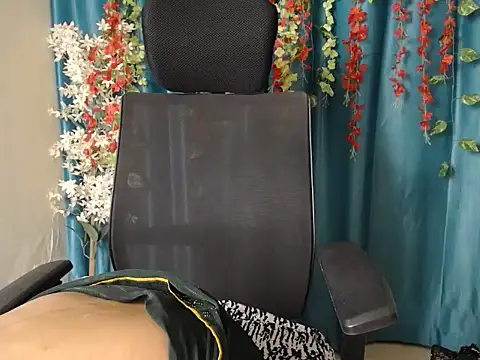 Naughtyy Ranii01 online show from June 2, 8:32 pm