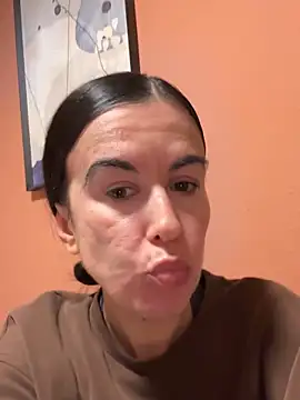 dulceflor25 online show from May 12, 1:07 pm