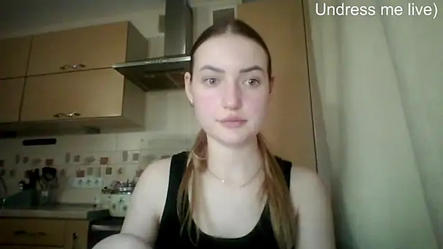 Lisanta online show from June 3, 4:12 pm