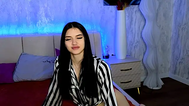 Holly Beck online show from May 28, 1:58 am