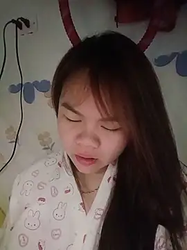 Truxcy1 online show from May 18, 1:26 am
