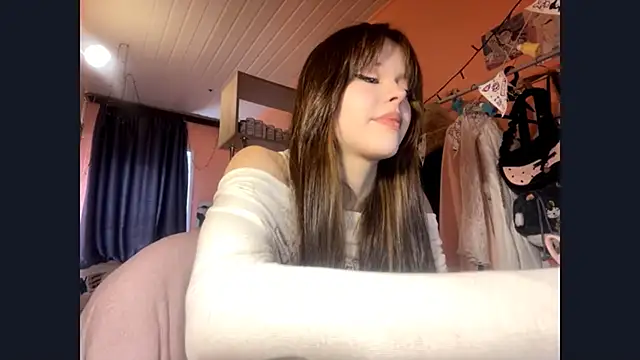 linaloveme online show from April 21, 10:55 am