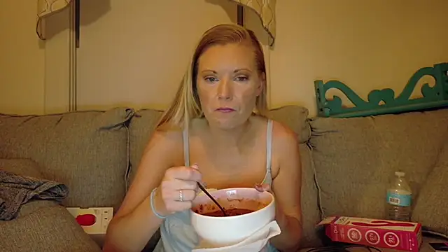 xlilianaxx online show from May 16, 6:16 am