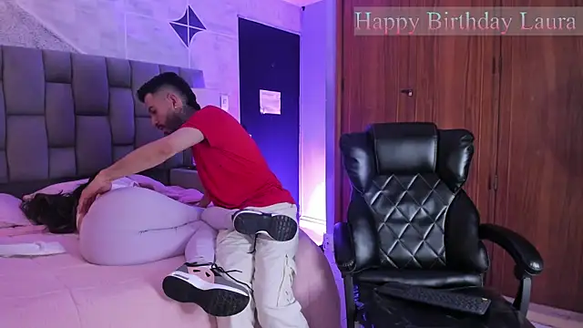 StevenAndLaura online show from June 25, 5:12 am