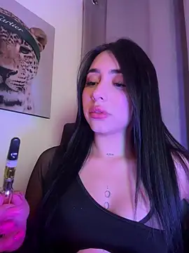 IsabellaNoir  online show from May 8, 12:25 am