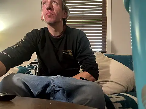 studlyhardwoodd online show from April 25, 5:10 pm