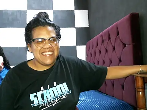 Valery-Khloe online show from July 28, 5:38 am