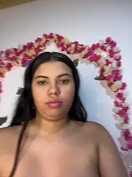 Mia isabella   online show from May 15, 4:16 am