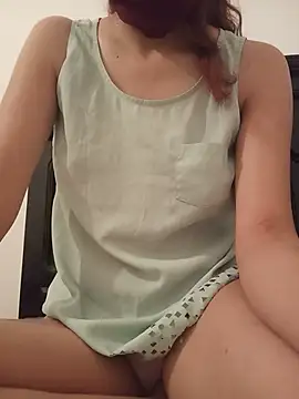 Loulou-33 online show from August 8, 9:50 am
