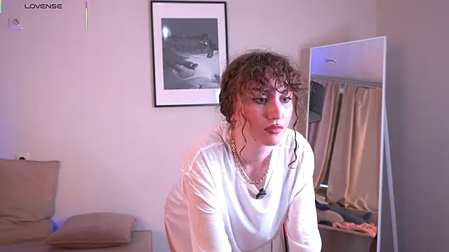 LouiseEvans online show from June 20, 12:20 pm