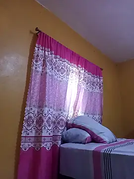 xhocolate101 online show from April 28, 1:37 pm