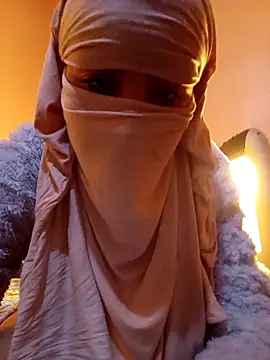 fatiflour99 online show from April 24, 9:28 pm