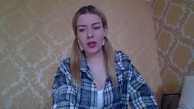 Softy Aura  online show from June 16, 2:07 pm