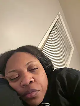 richierichelle online show from May 10, 4:25 am