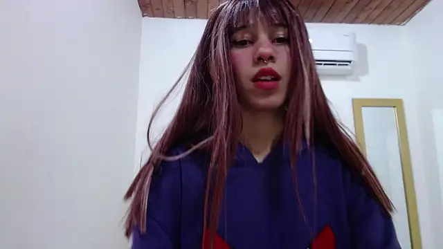 Loly Petit online show from April 28, 7:40 pm